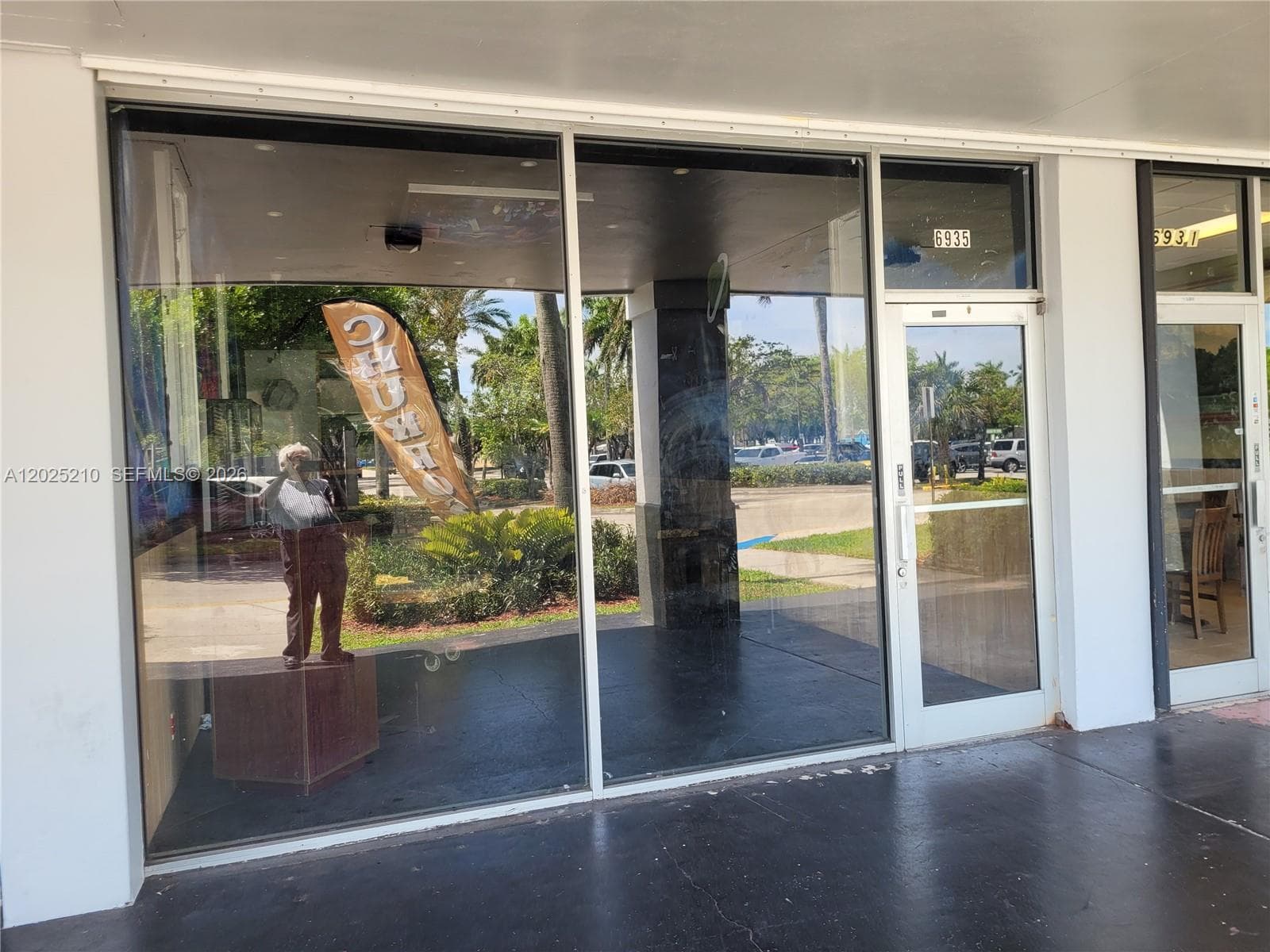 6935 Taft, Hollywood FL 33125