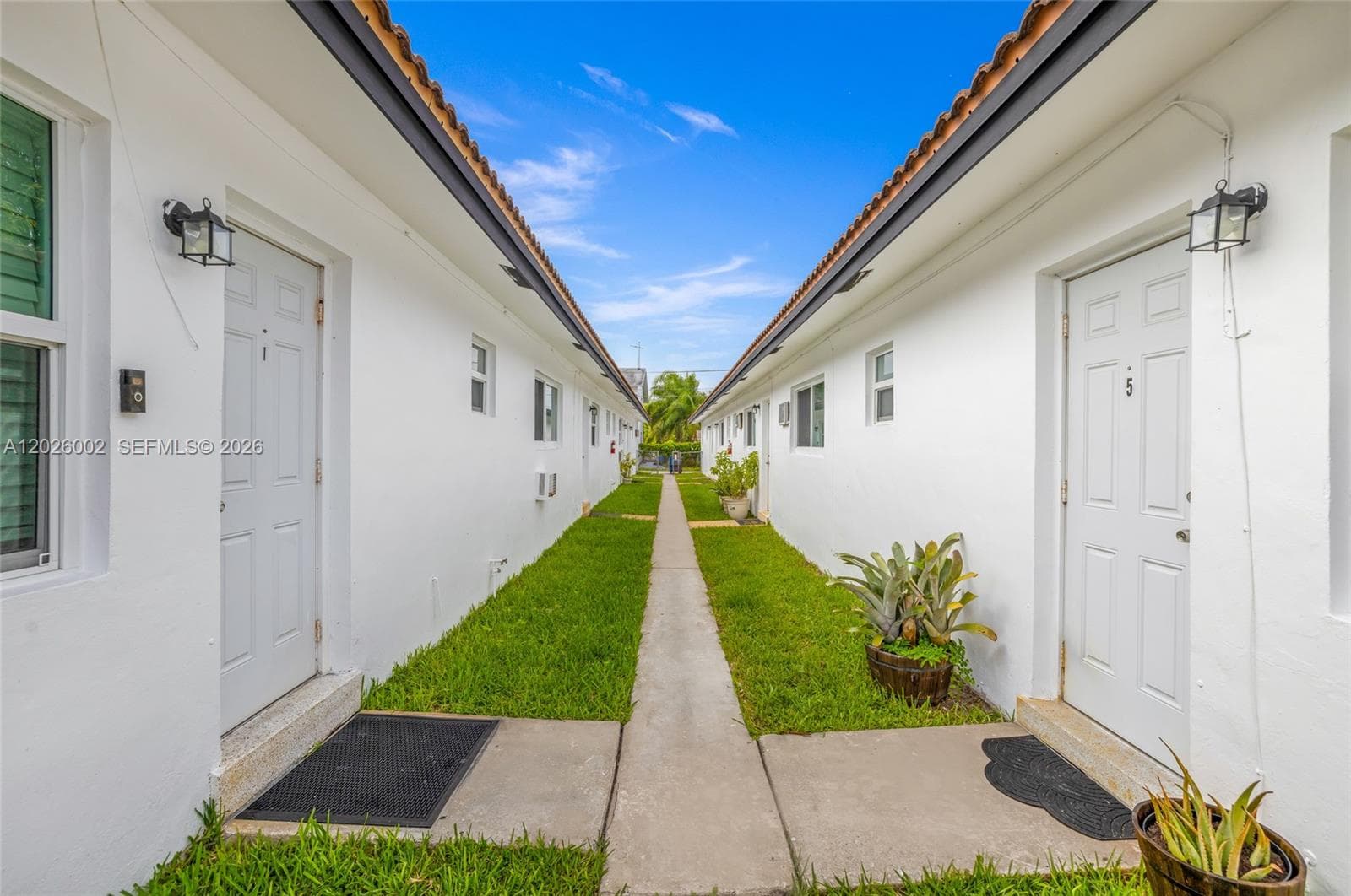 1927/1929 Roosevelt St # 10, Hollywood FL 33020