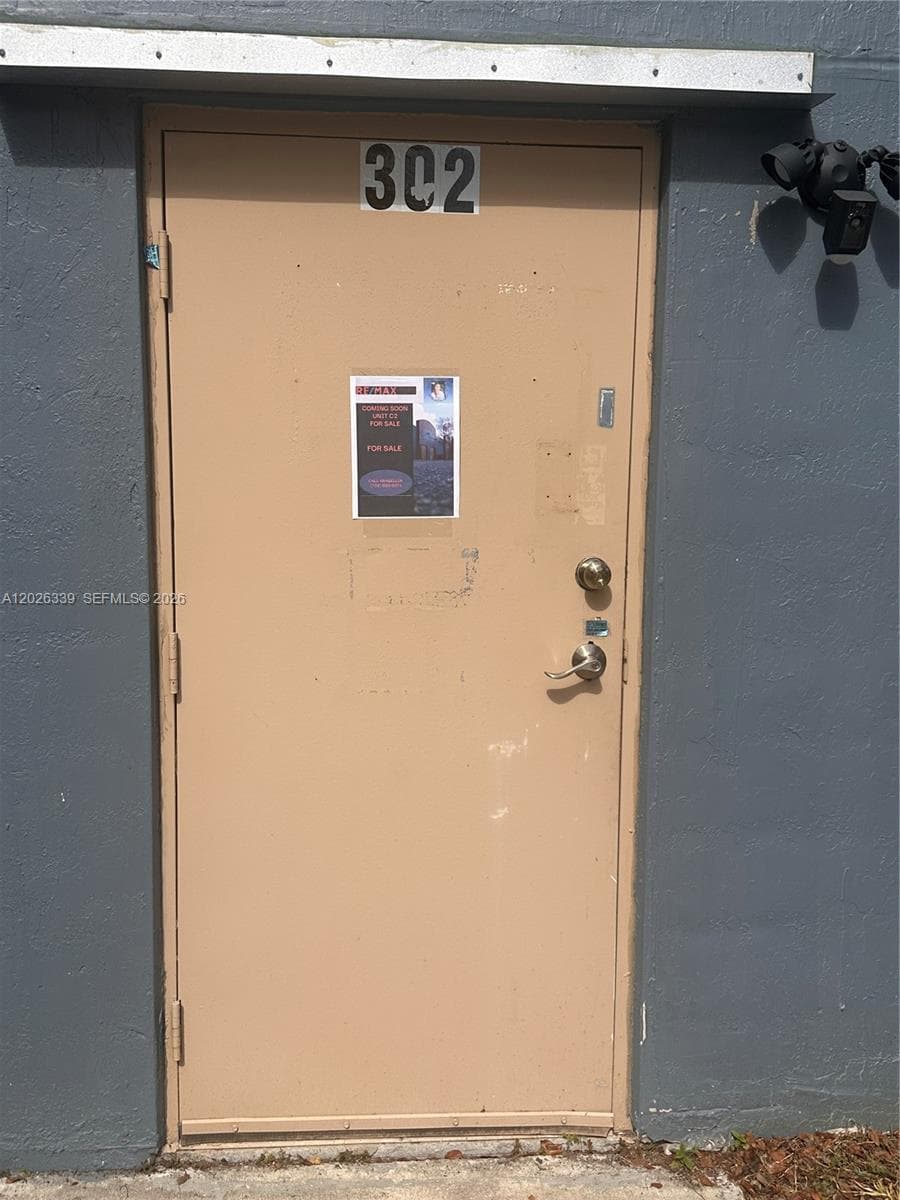 Unit 302 (C2)