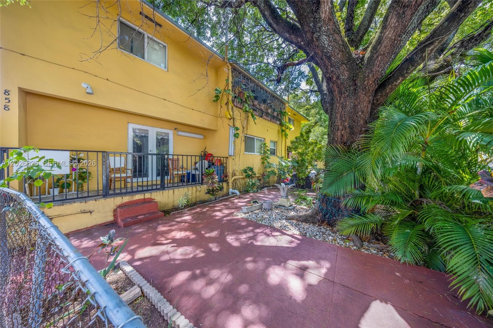 840 NW 4th St, Miami FL 33128