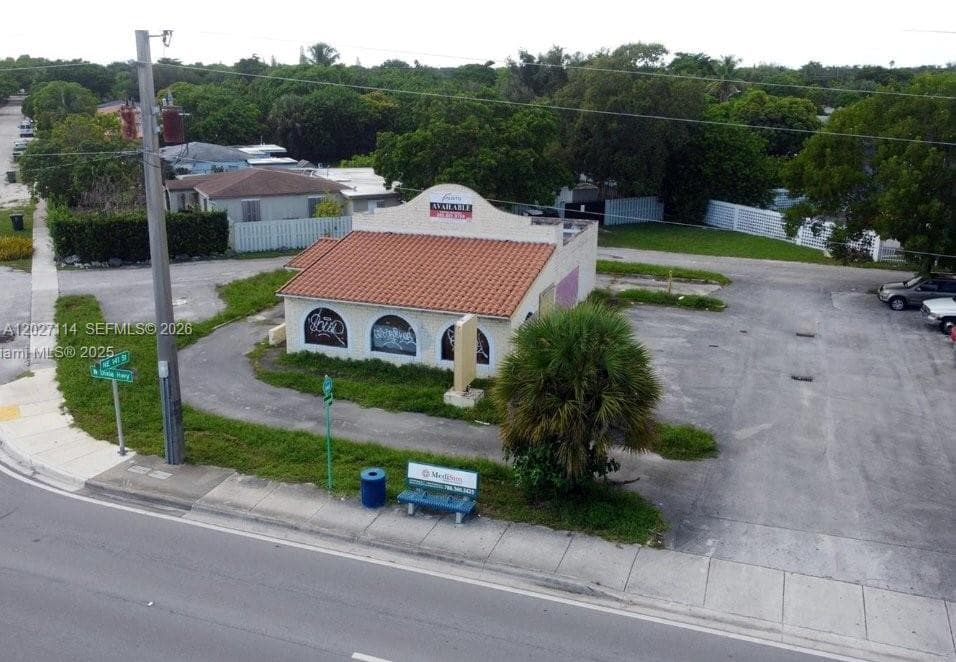 14100 W Dixie Hwy, North Miami FL 33161