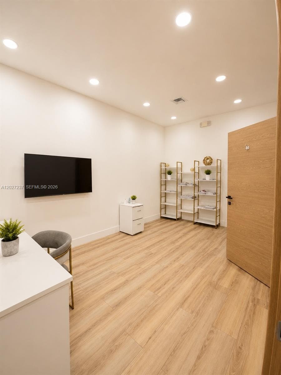 3505 S Ocean Dr, Hollywood FL 33019