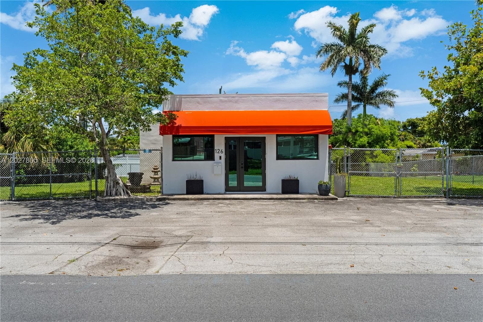 126 NE 1st Ave, Dania Beach FL 33004