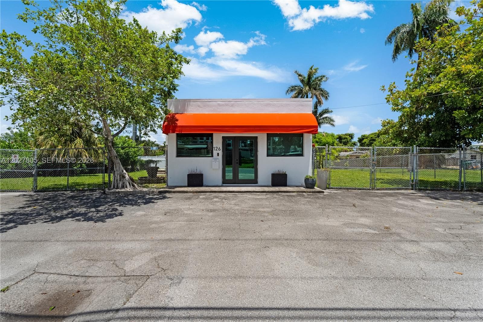 126 NE 1st Ave, Dania Beach FL 33004
