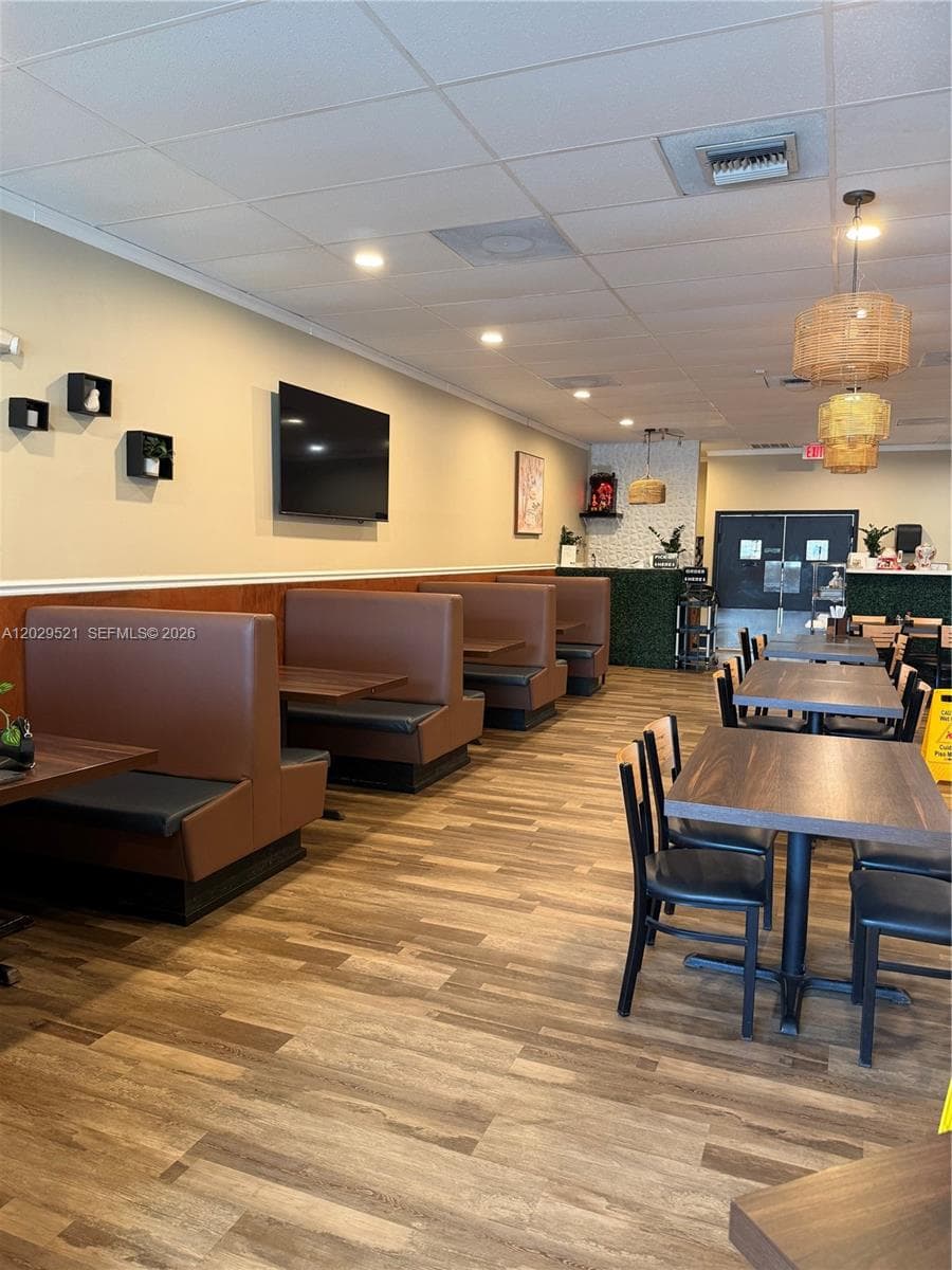 7462 Royal Palm Blvd, Margate FL 33063