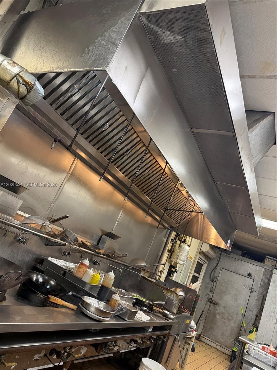 7462 Royal Palm Blvd, Margate FL 33063