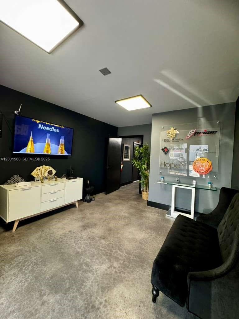 5501 NW 74th Ave # 5501, Miami FL 33166