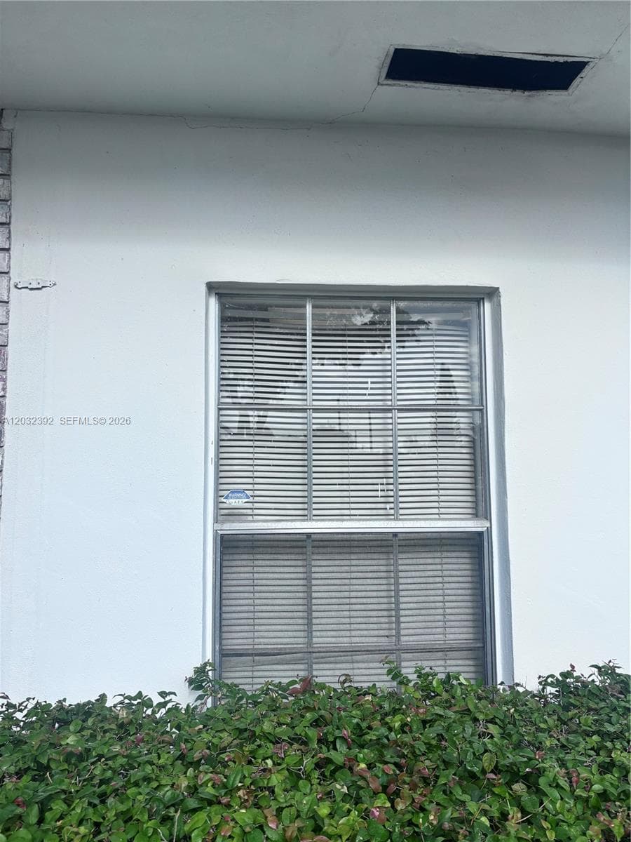 17280 NE 19th Ave, North Miami Beach FL 33162
