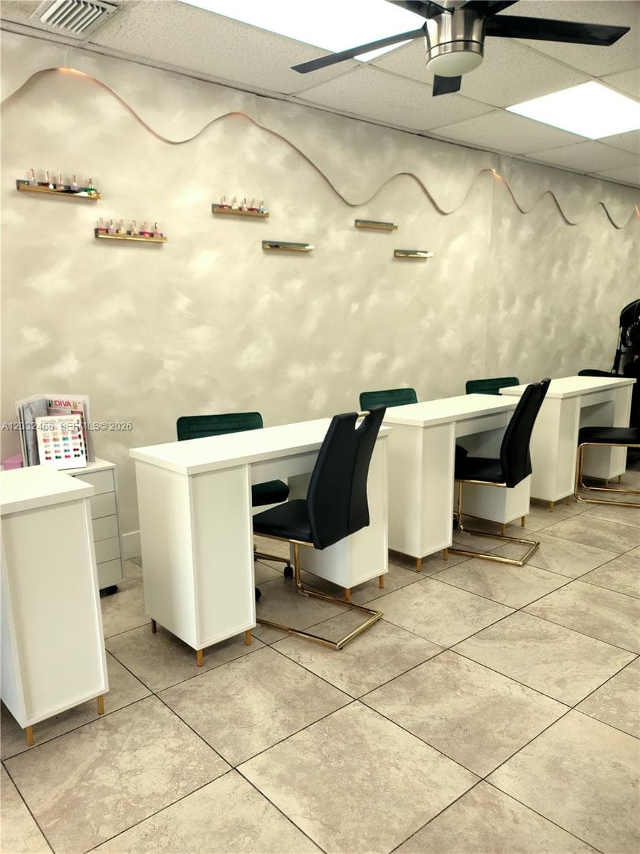 4237 Hollywood Blvd, Hollywood FL 33021