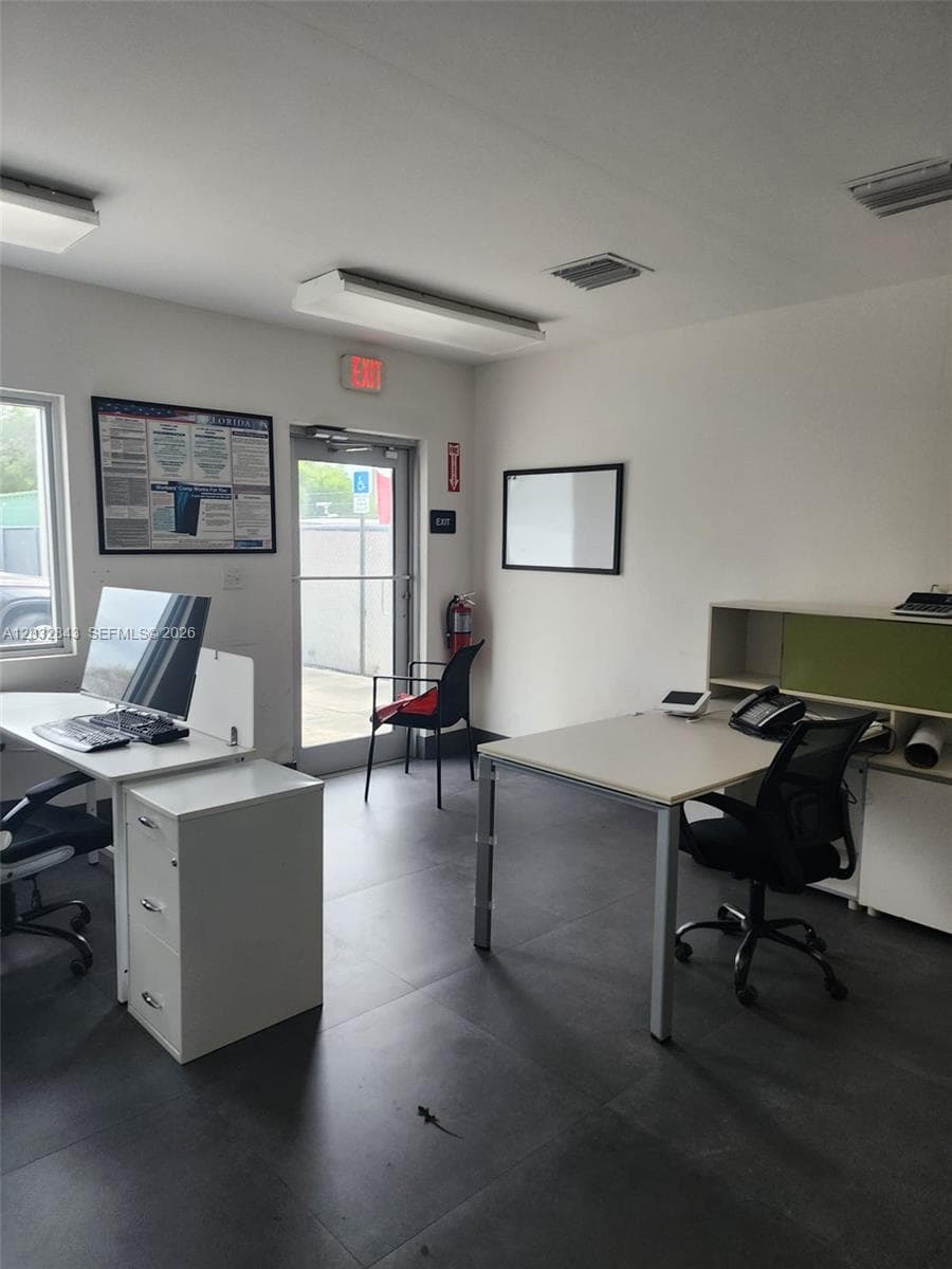 10810 NW 22nd St, Sweetwater FL 33172