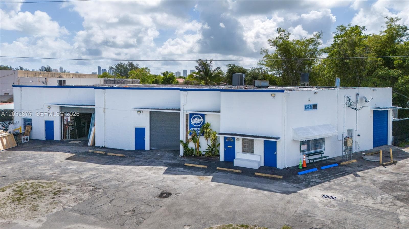 15221 NE 21st Ave, North Miami Beach FL 33162