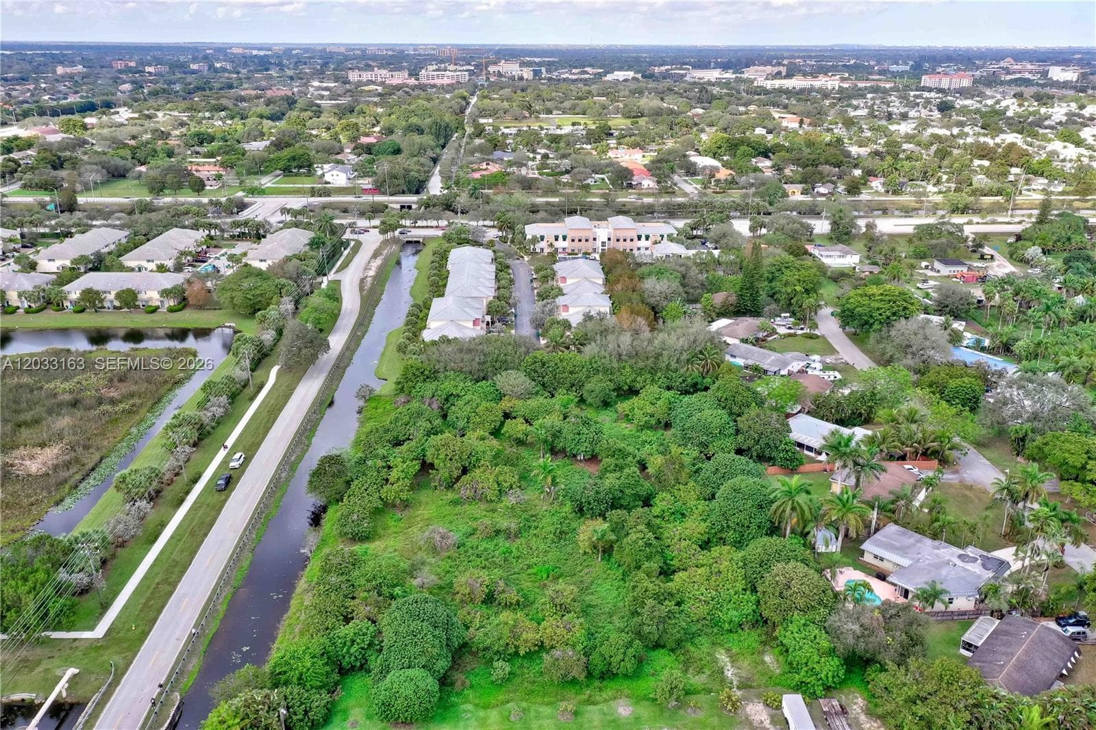 76 SW Ave, Davie FL 33314