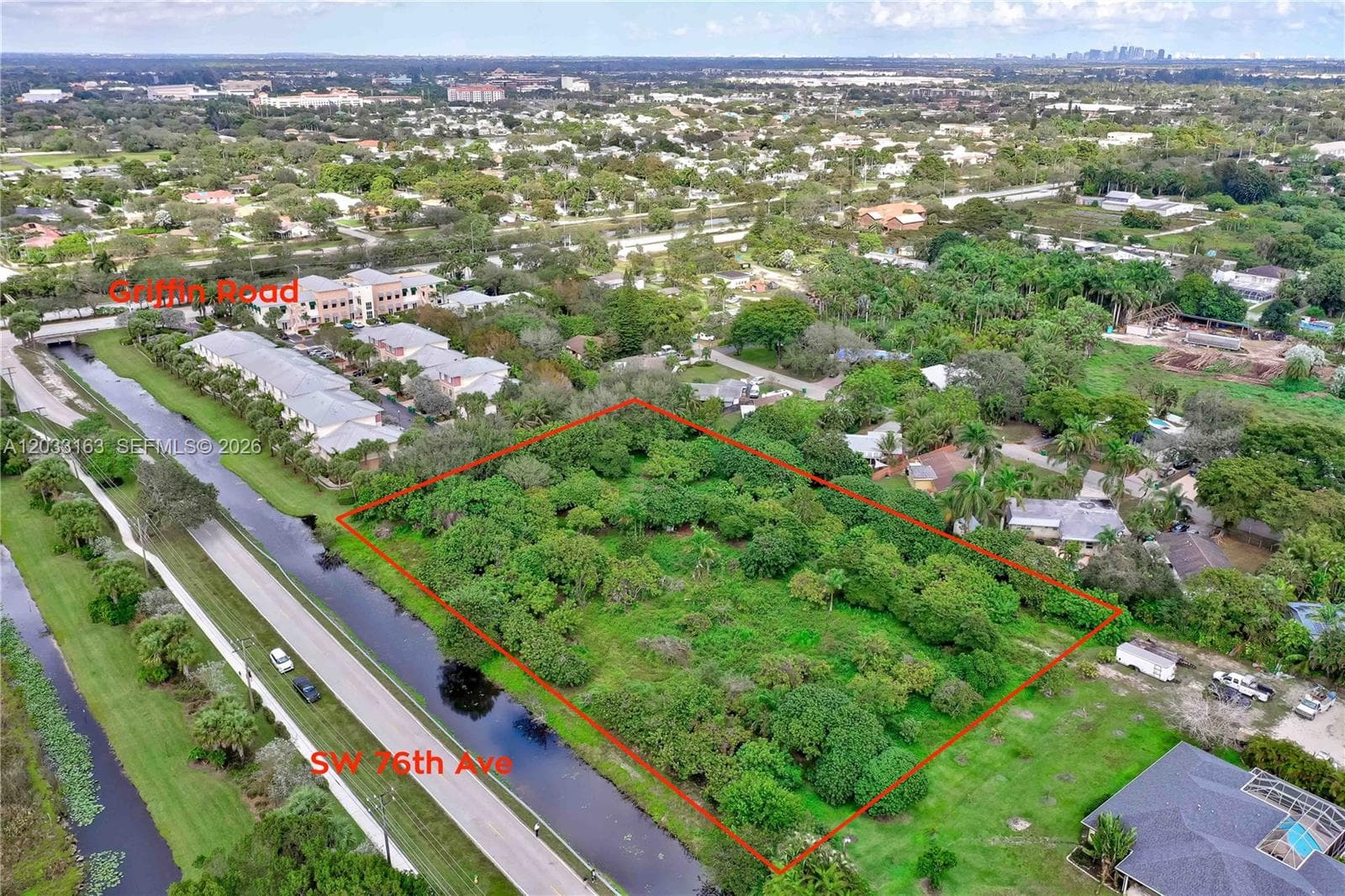 76 SW Ave, Davie FL 33314