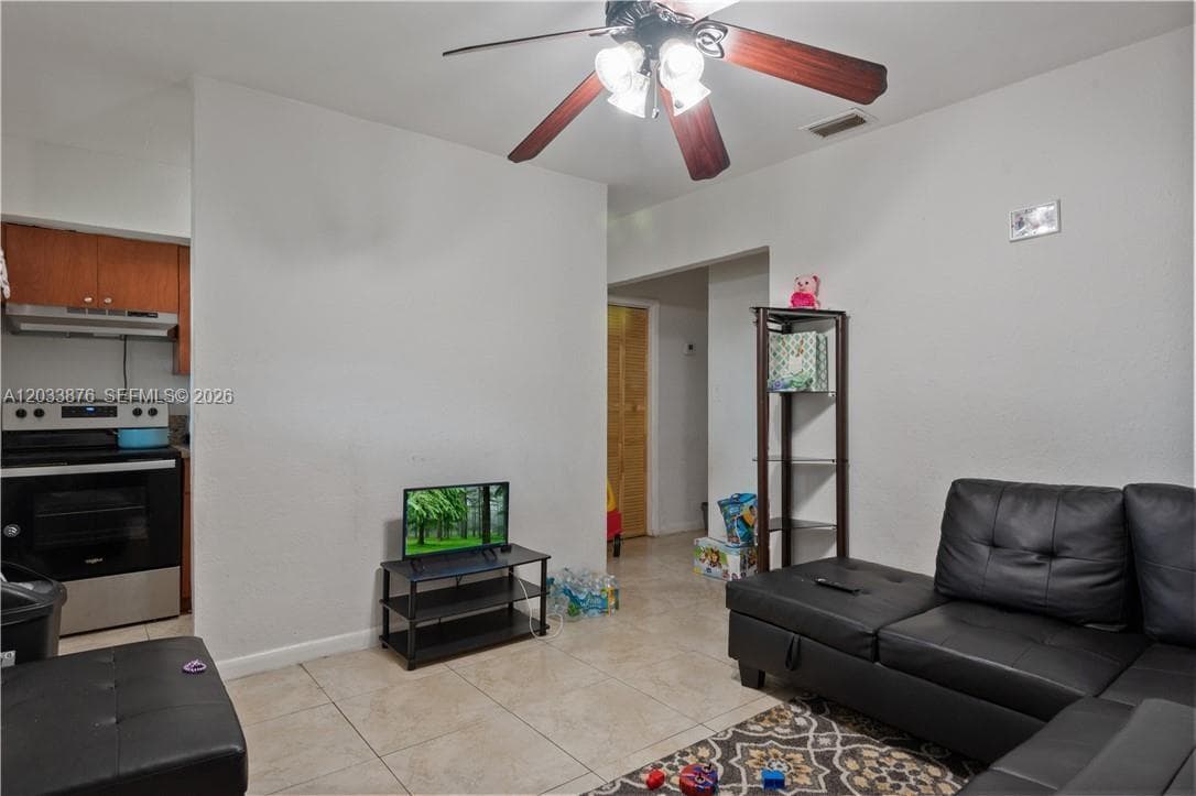 2247 Simms St, Hollywood FL 33020