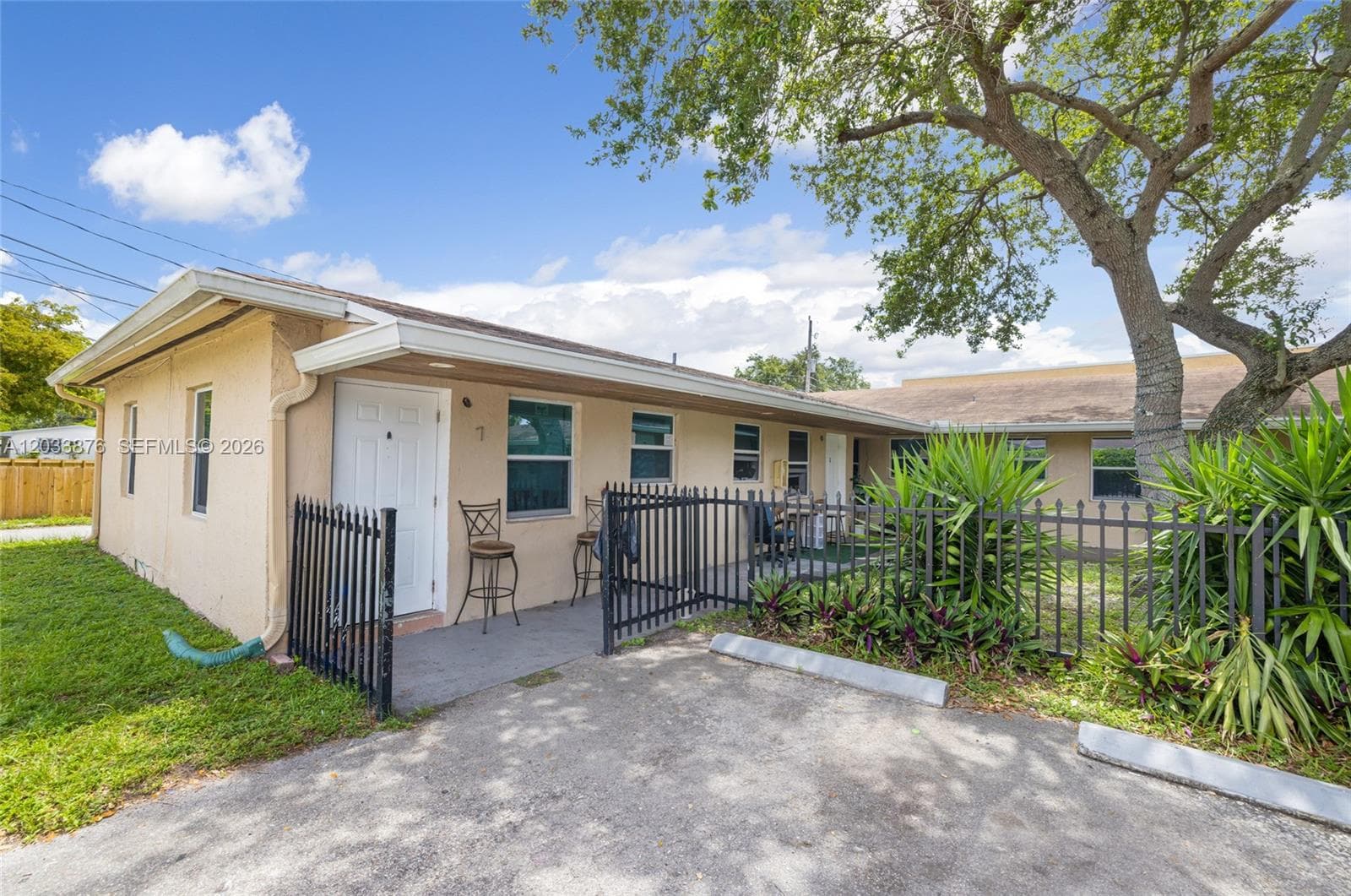 2247 Simms St, Hollywood FL 33020