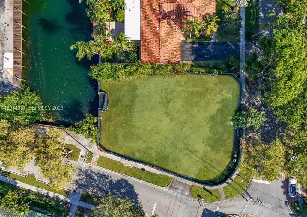 1805 Ixora Rd, North Miami FL 33181