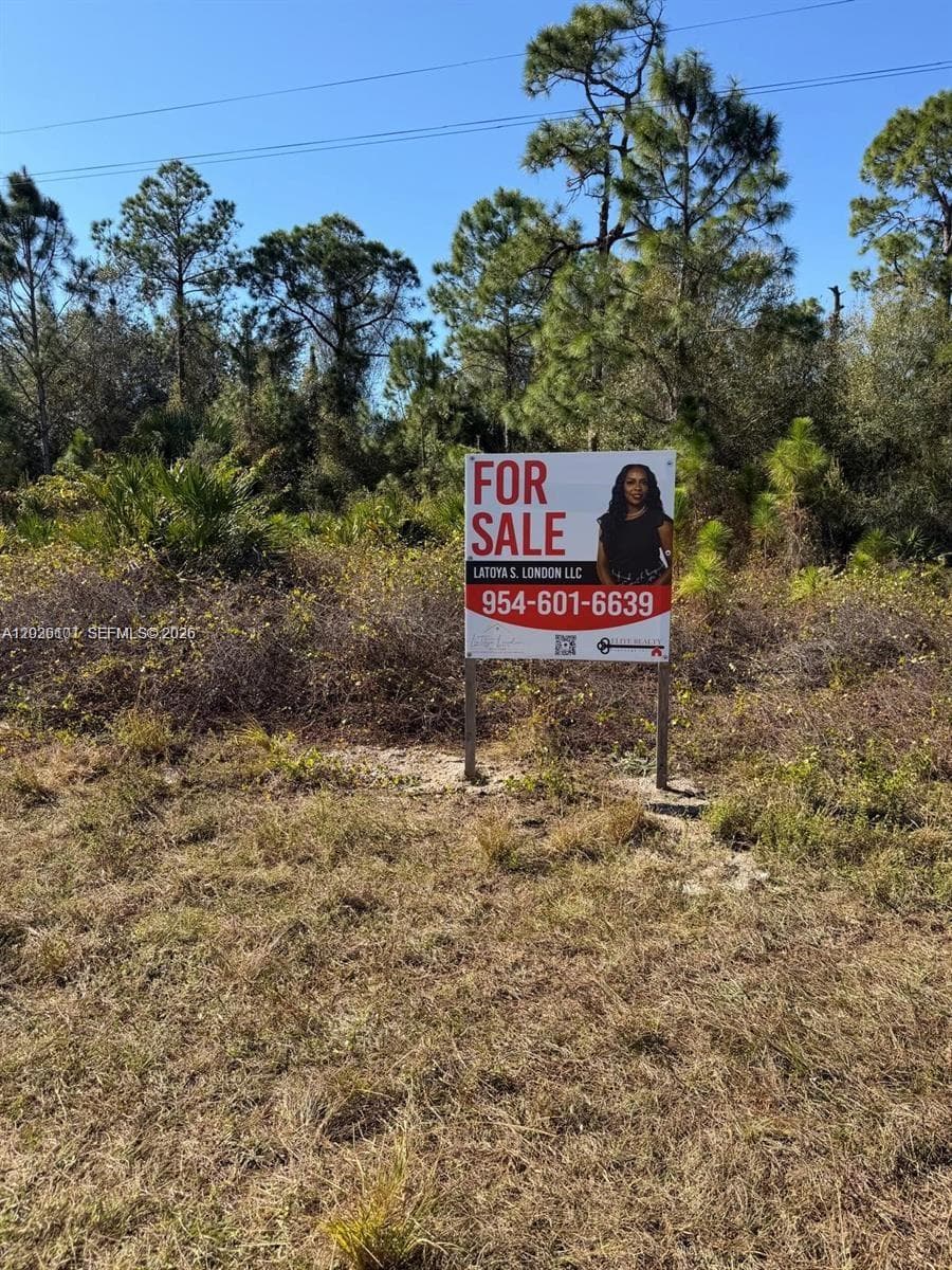 216 Columbus, Lehigh Acres FL 33974