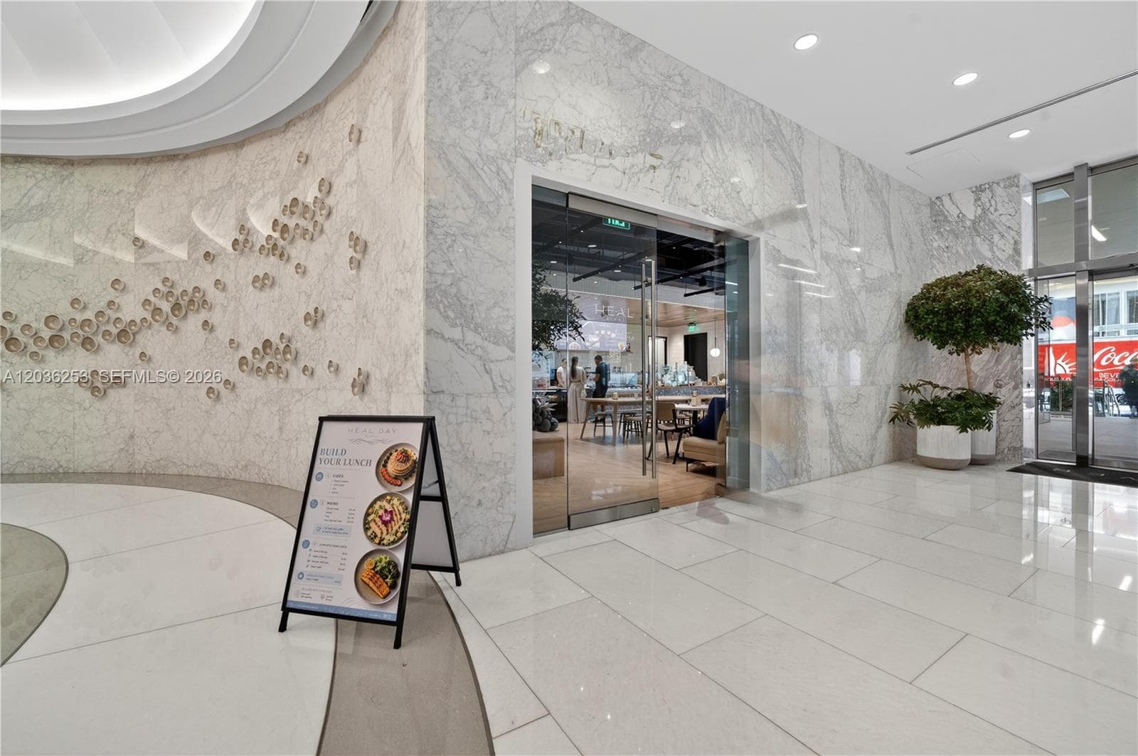 2 S Biscayne Blvd, Miami FL 33131