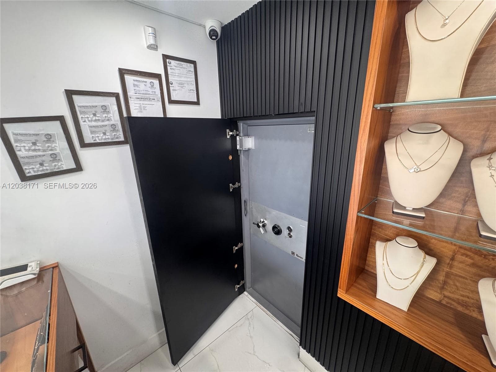 108 SW 27th ave, Miami FL 33135