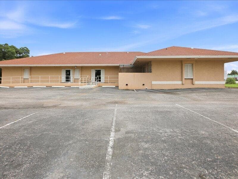 01-Commercial Property Photo 001