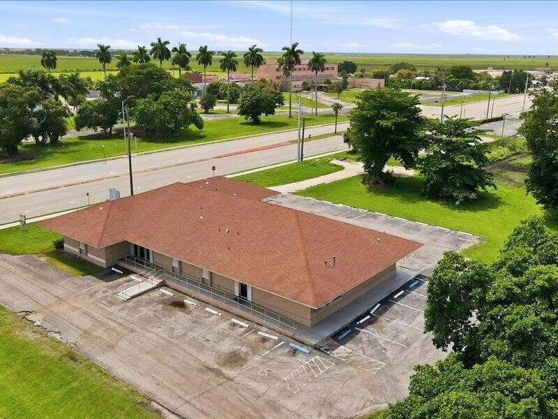 13-Commercial Property Photo 013