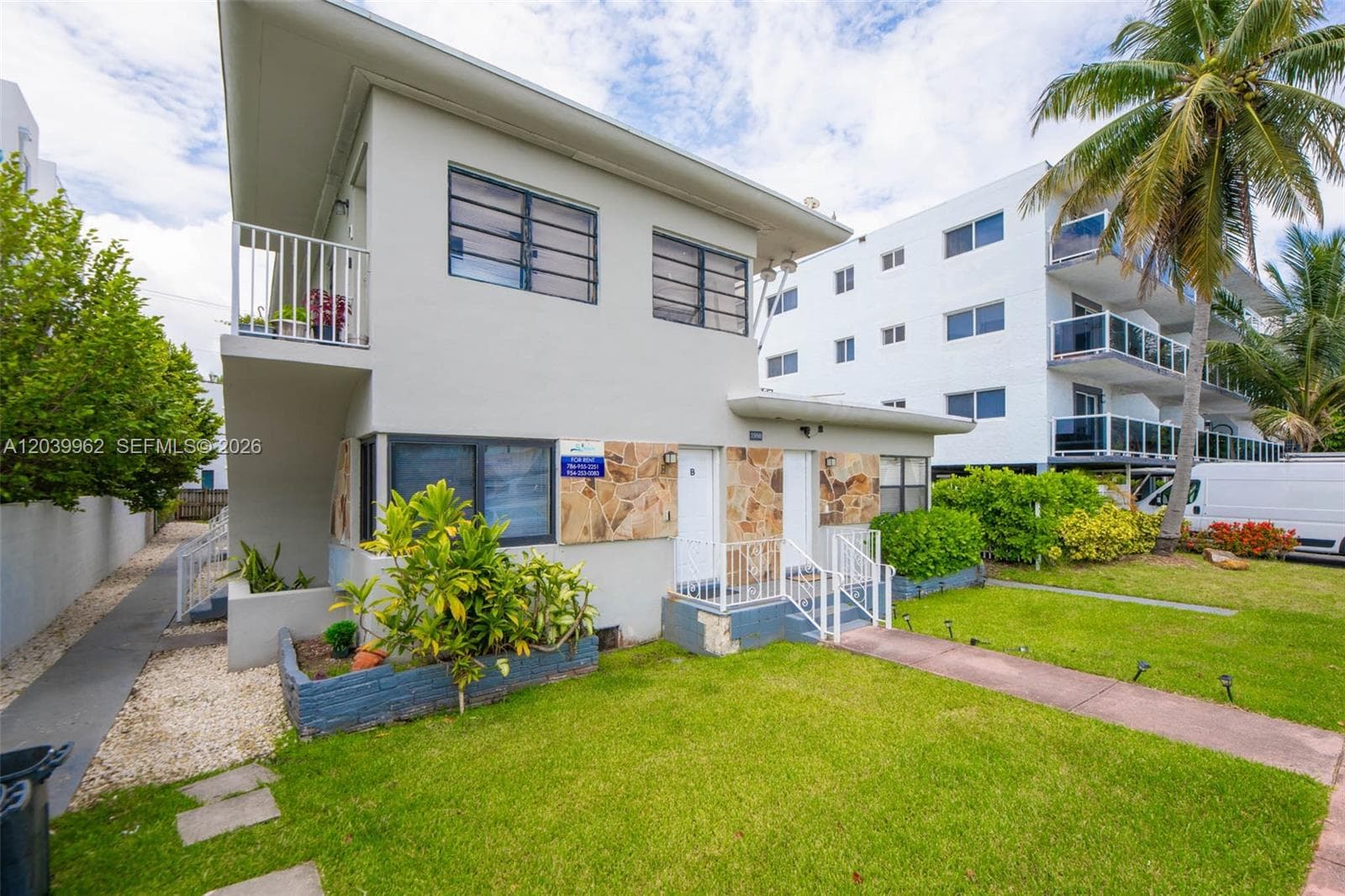 1980 Biarritz Dr, Miami Beach FL 33141