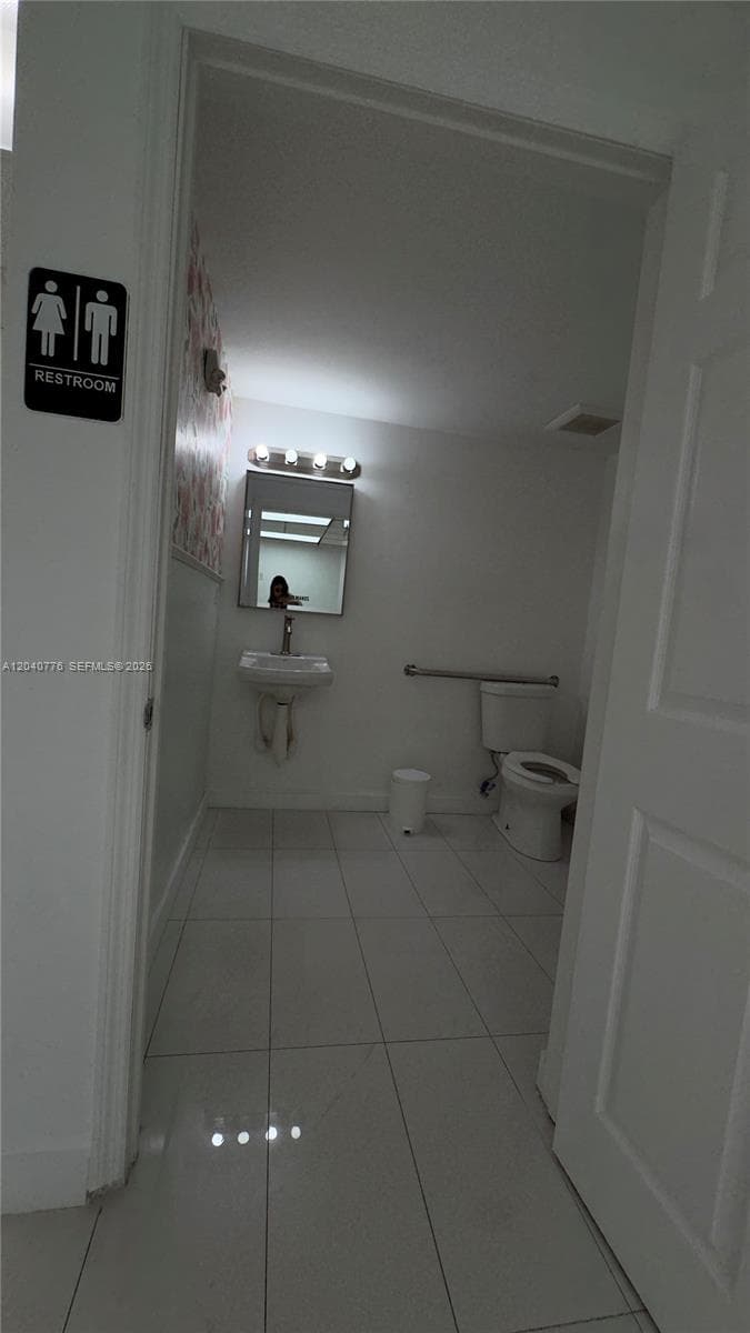3960 W 16th Ave # 204, Hialeah FL 33012