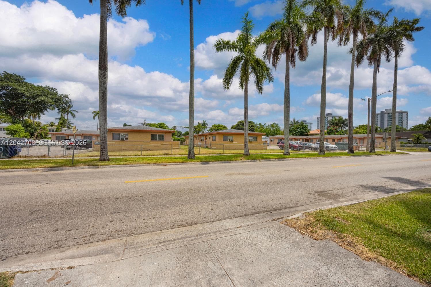 1915 NW 28th St, Miami FL 33142