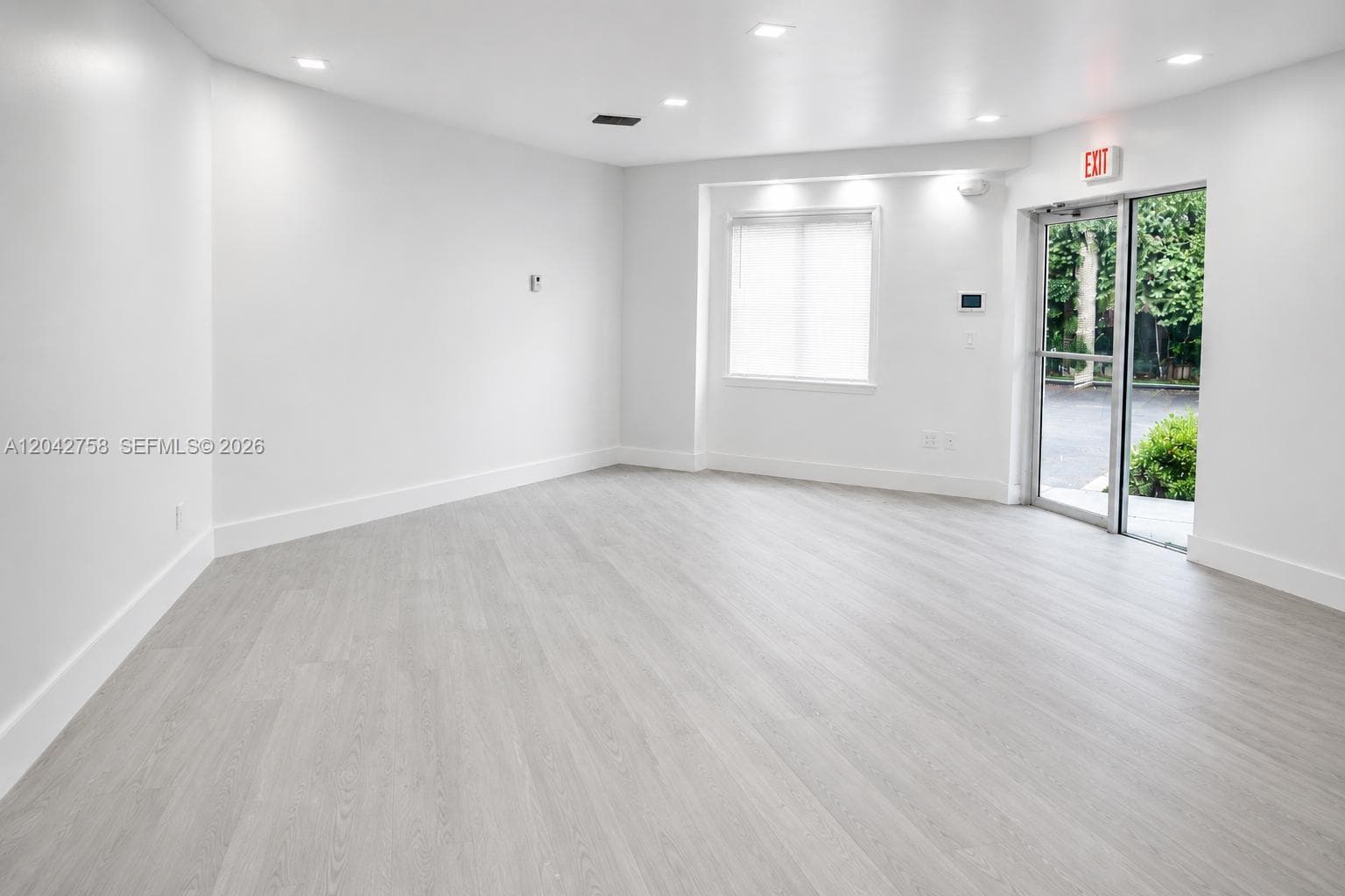 9450 NW 58th St, Doral FL 33178
