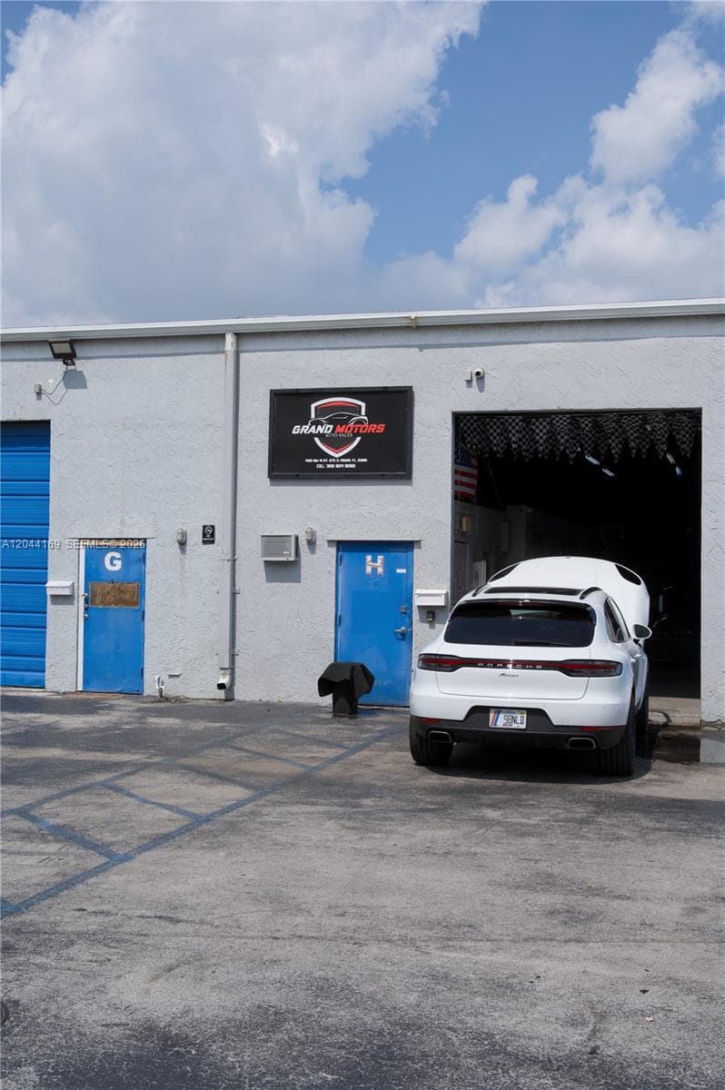 7215 NW 41st St # H, Miami FL 33166