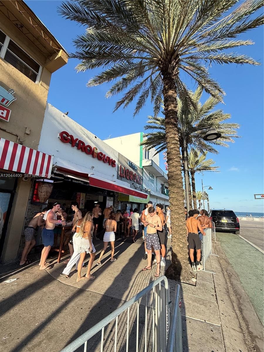 3013 E Las Olas Blvd, Fort Lauderdale FL 33316