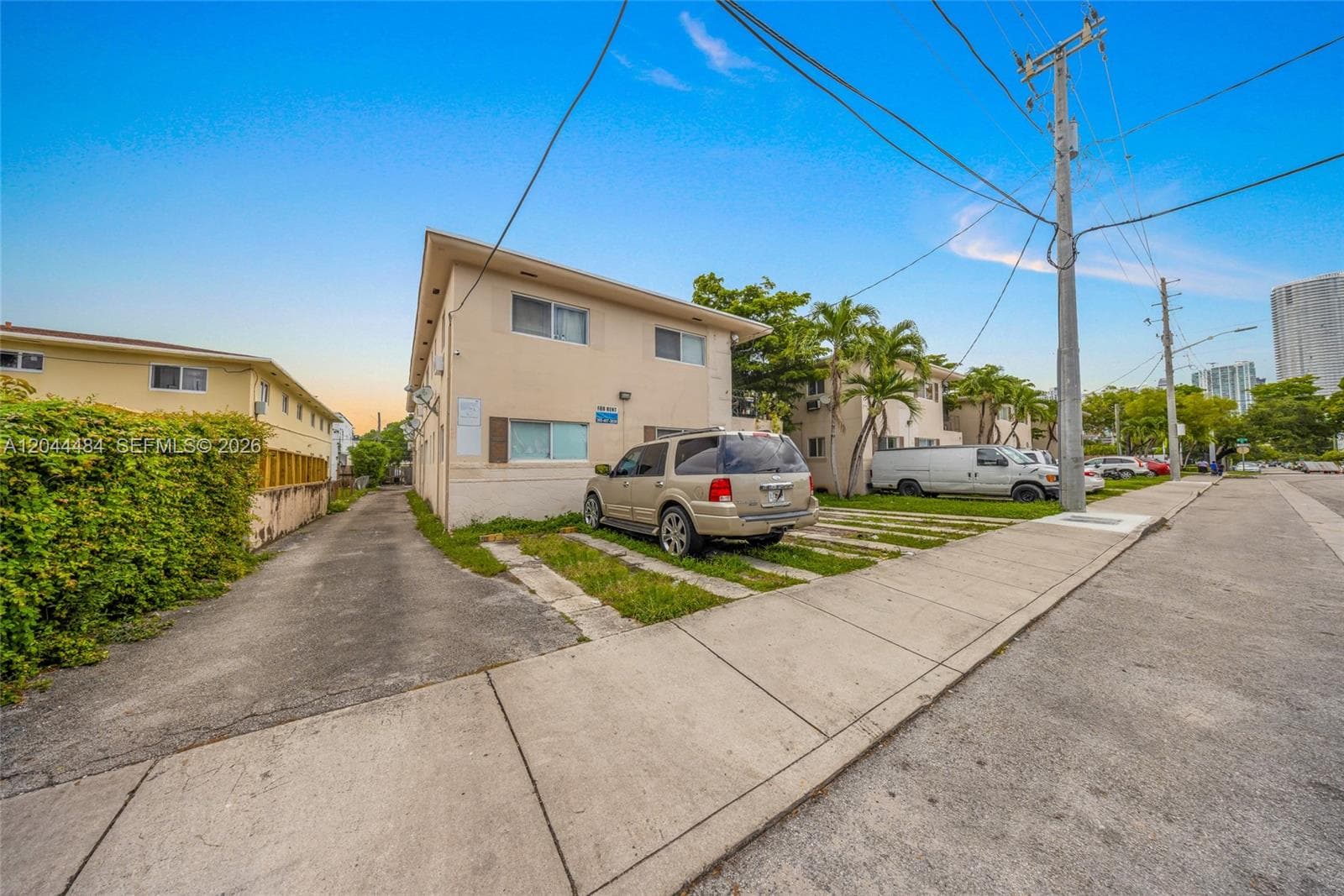 731 SW 5th St, Miami FL 33130