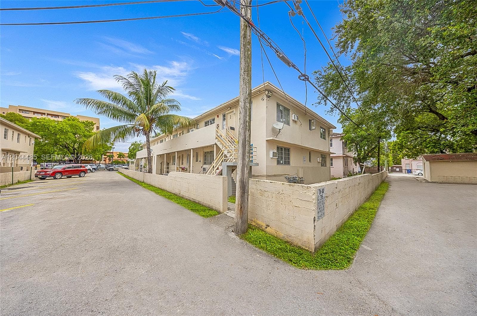 931 SW 3rd St, Miami FL 33130