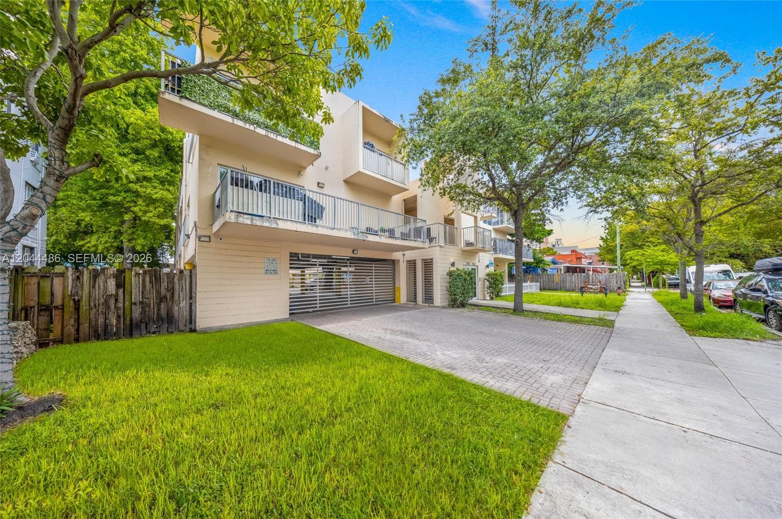 1553 SW 2nd St, Miami FL 33135