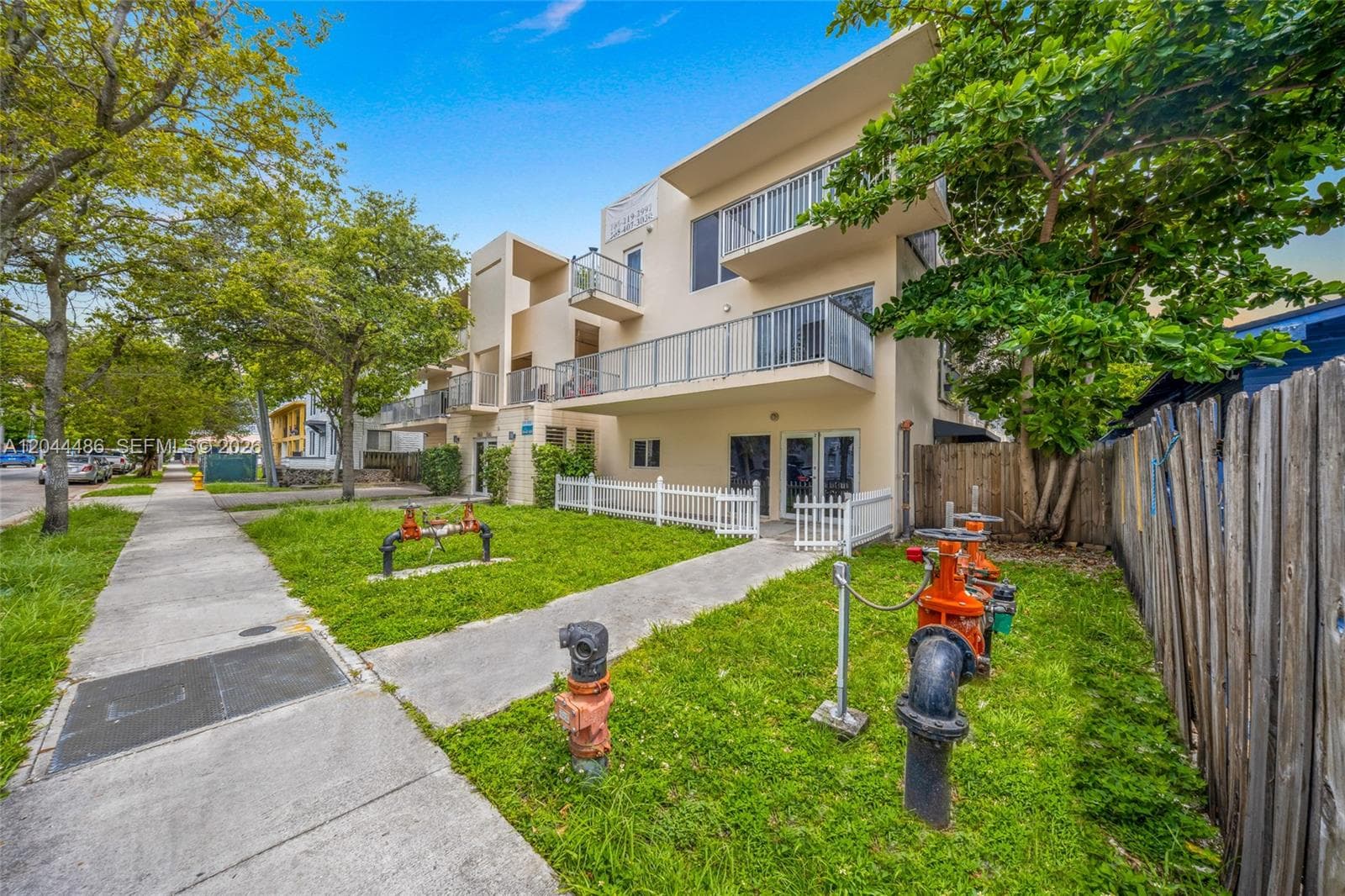 1553 SW 2nd St, Miami FL 33135