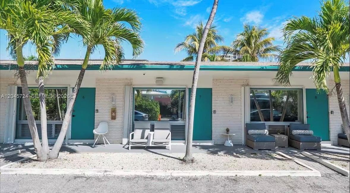 333 Palm St, Hollywood FL 33019