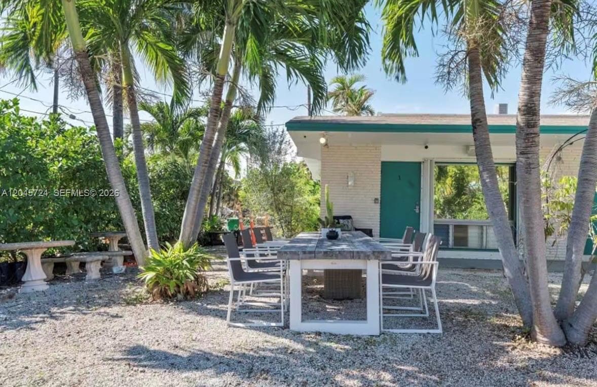 333 Palm St, Hollywood FL 33019