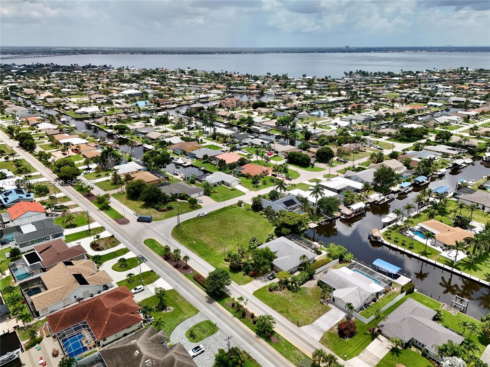 2014 EVEREST PKWY, Cape Coral FL 33904
