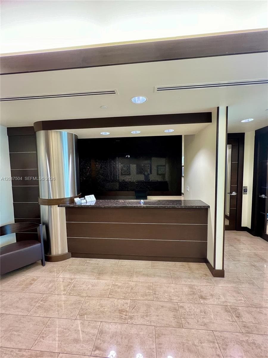 20900 NE 30 TH Ave # 600, Aventura FL 33180