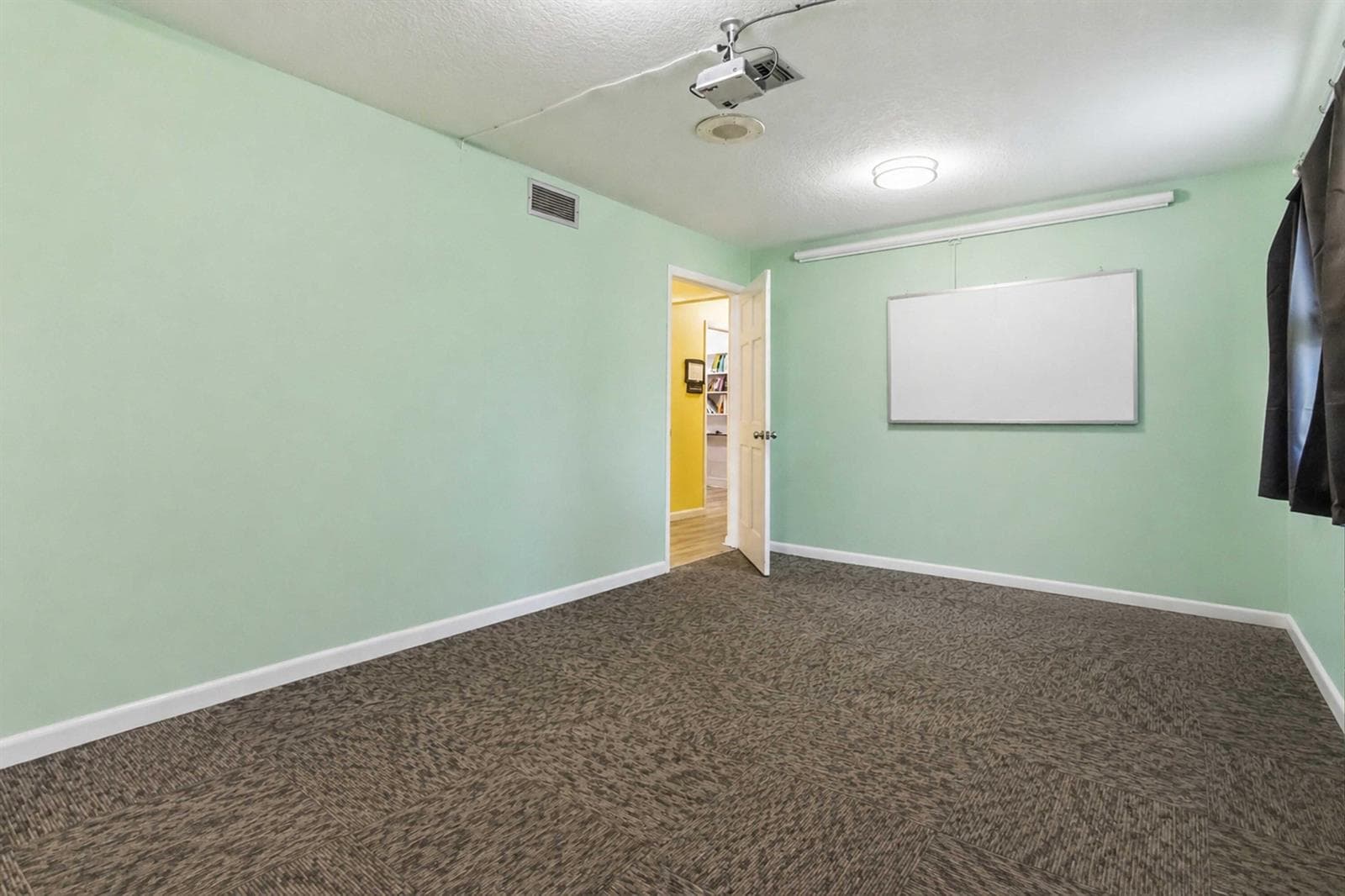 Office/classroom