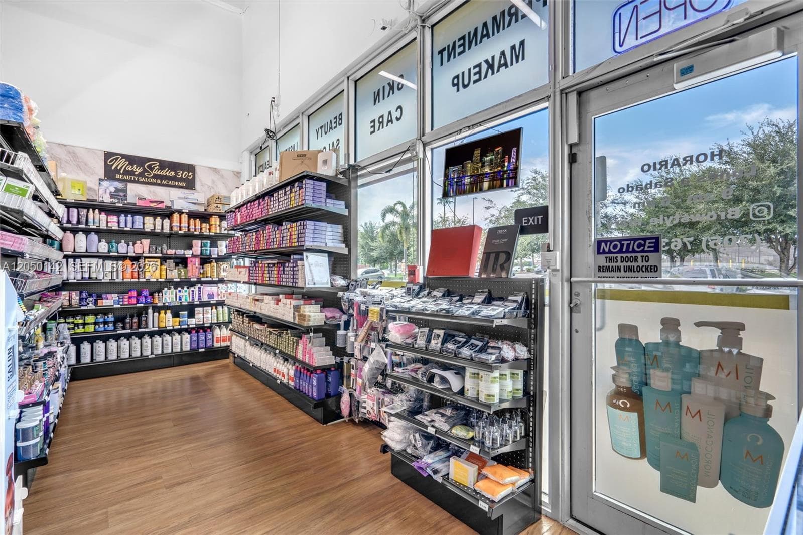 7801 NW 95th St, Hialeah Gardens FL 33016