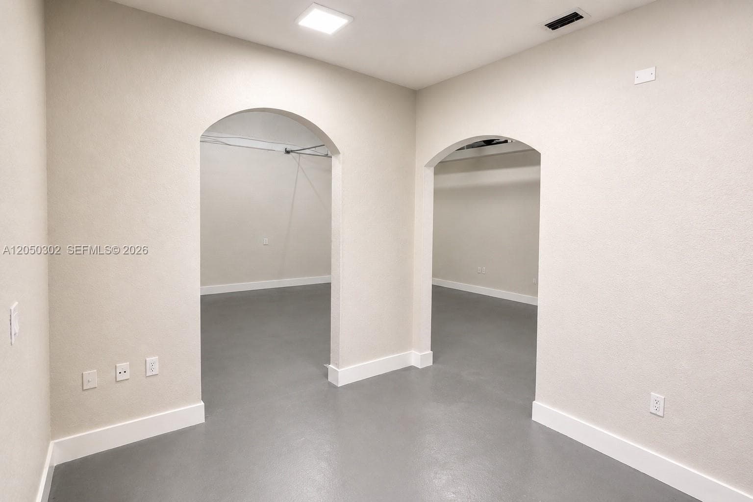 2950 W 84th St, Hialeah FL 33018