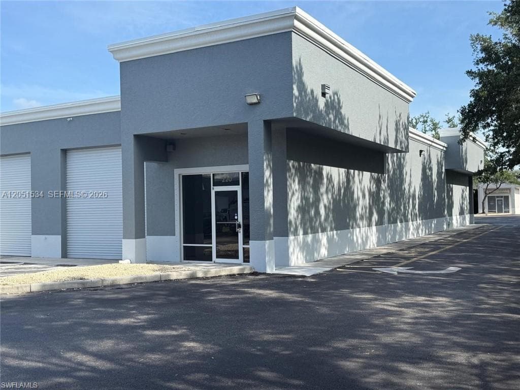 3894 Mannix Dr # 220, Naples FL 34114