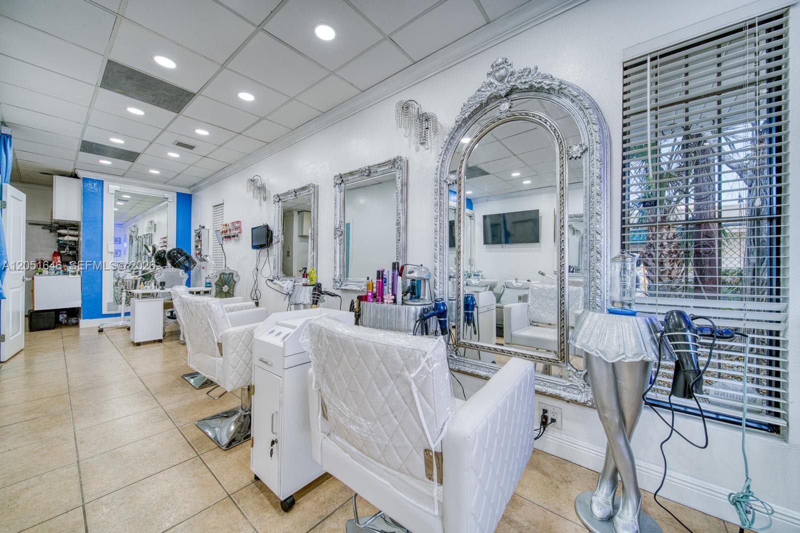 hairstylist stations/sillas peluquera