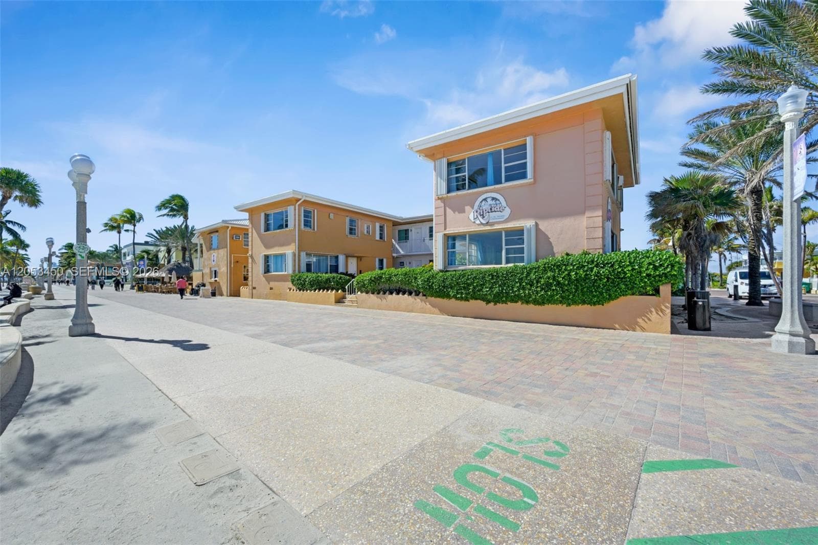 2300-2325 N Surf Rd, Hollywood FL 33019
