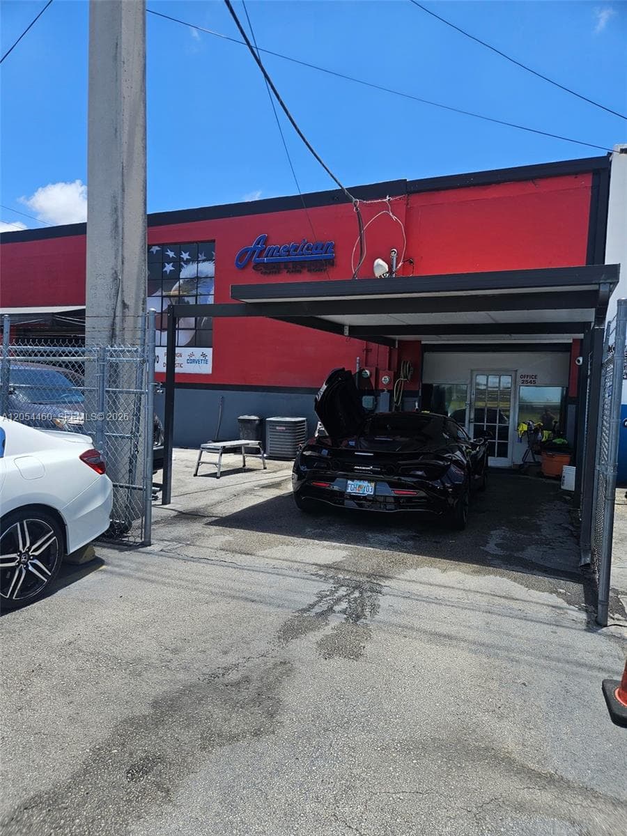 2545 NW 39th Ave, Miami FL 33142