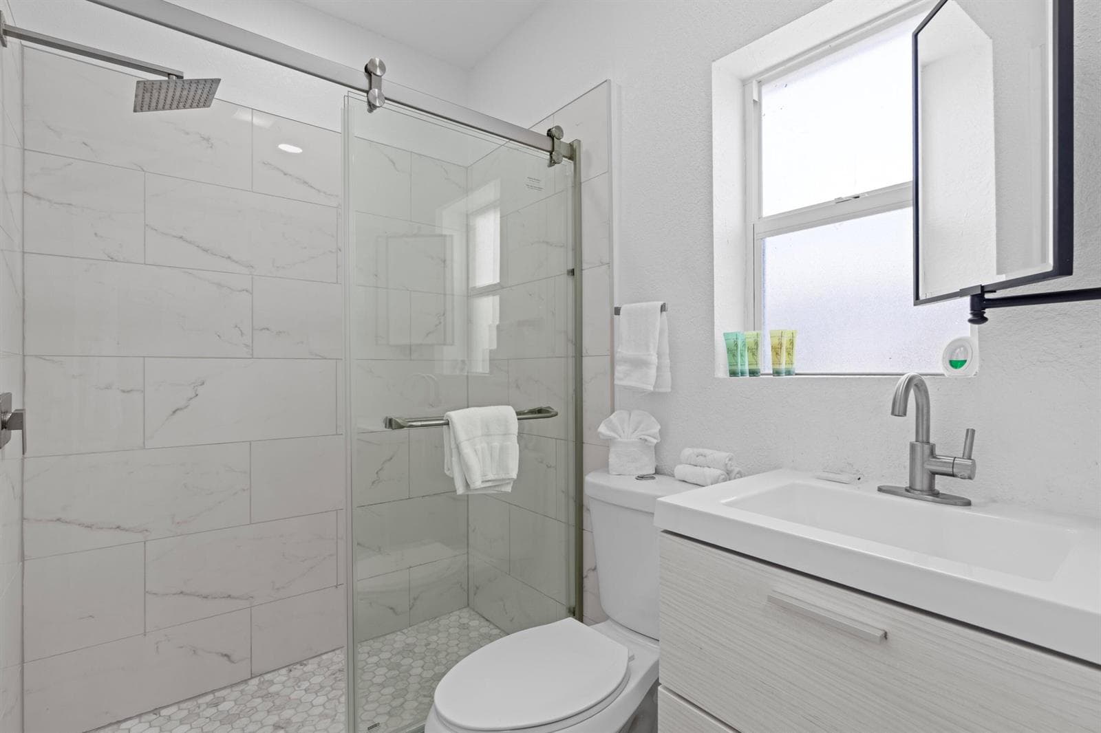 UNIT 3 BATHROOM