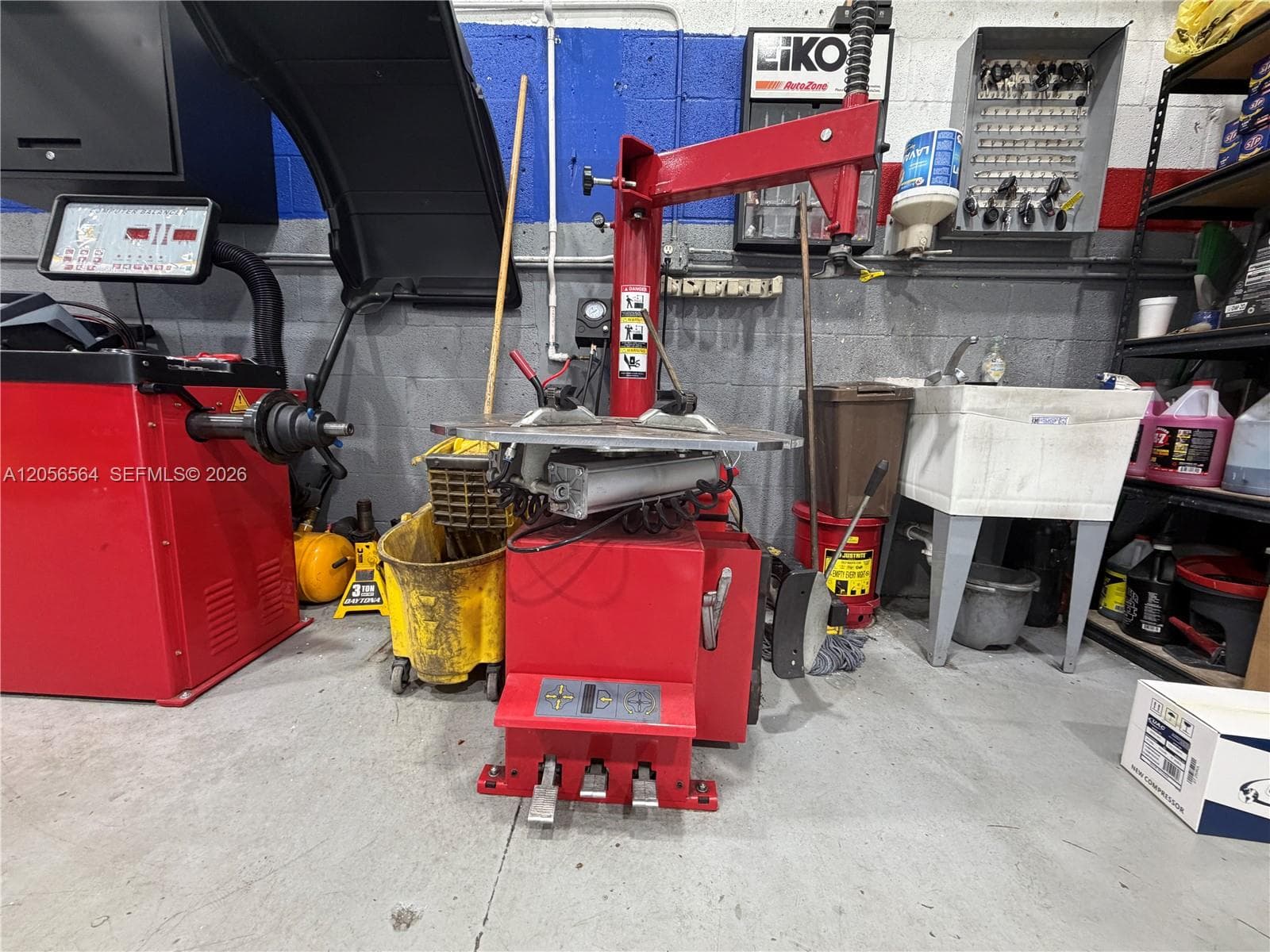 Mechanic Shop NW For Sale, Hialeah Gardens FL 33018