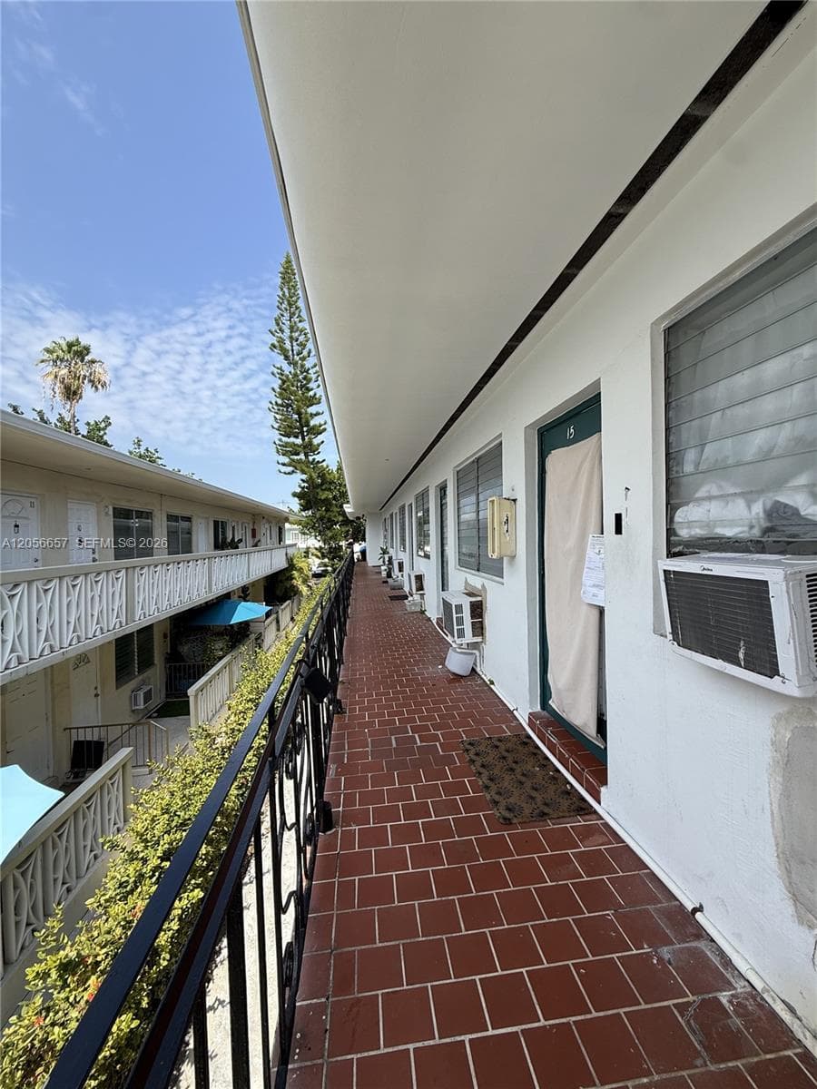 934 Meridian Ave, Miami Beach FL 33139