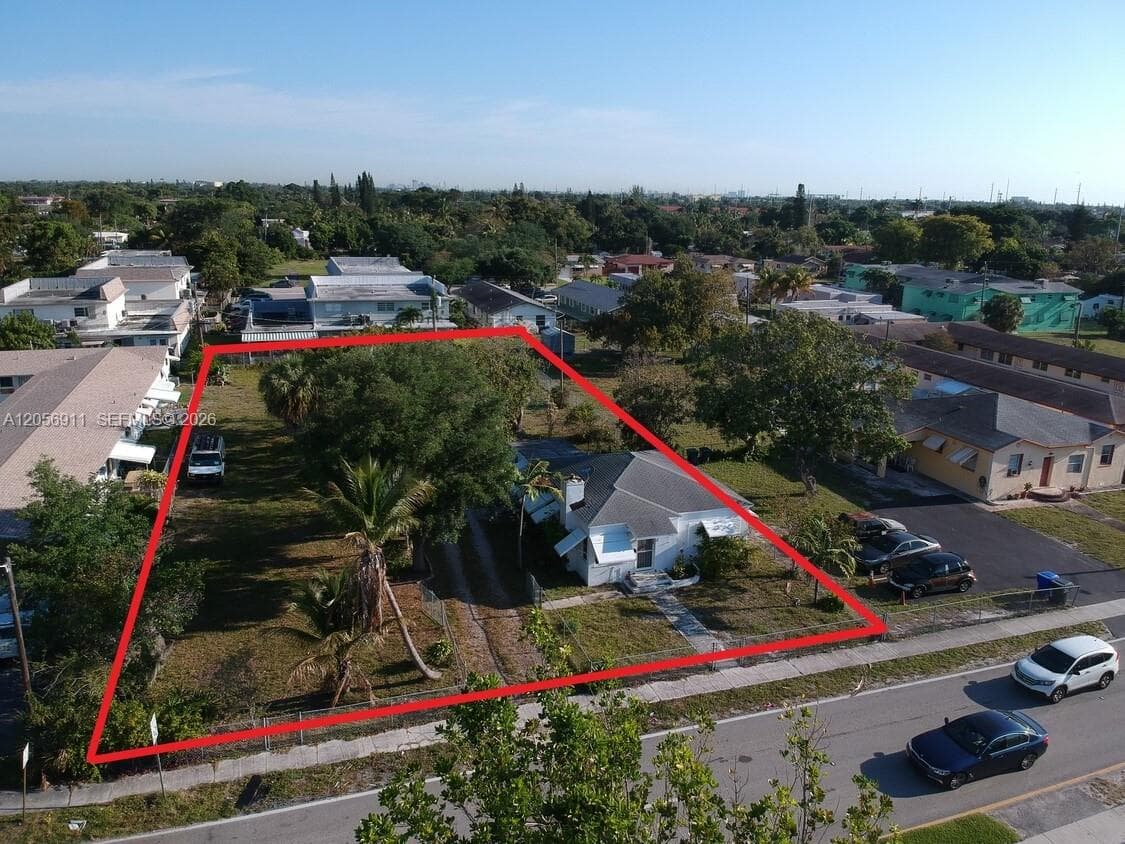 2455 Polk St, Hollywood FL 33020
